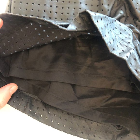 Banana Republic leatherette shorts - Picture 7 of 7